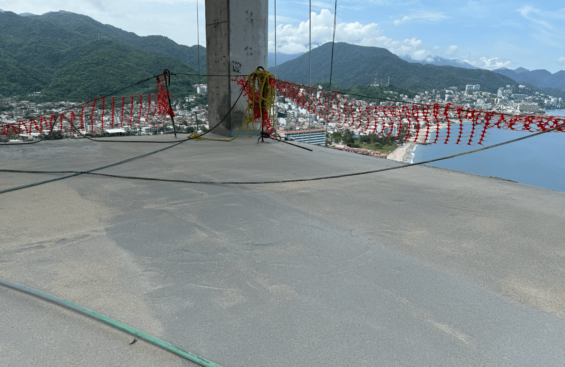 Harbor - Puerto Vallarta - Poliuretano - foto 2